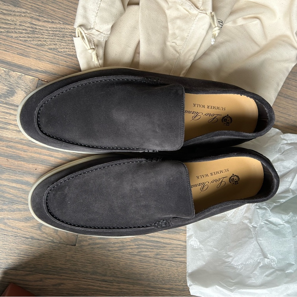Loro Piana Summer Walk Size 10 like new